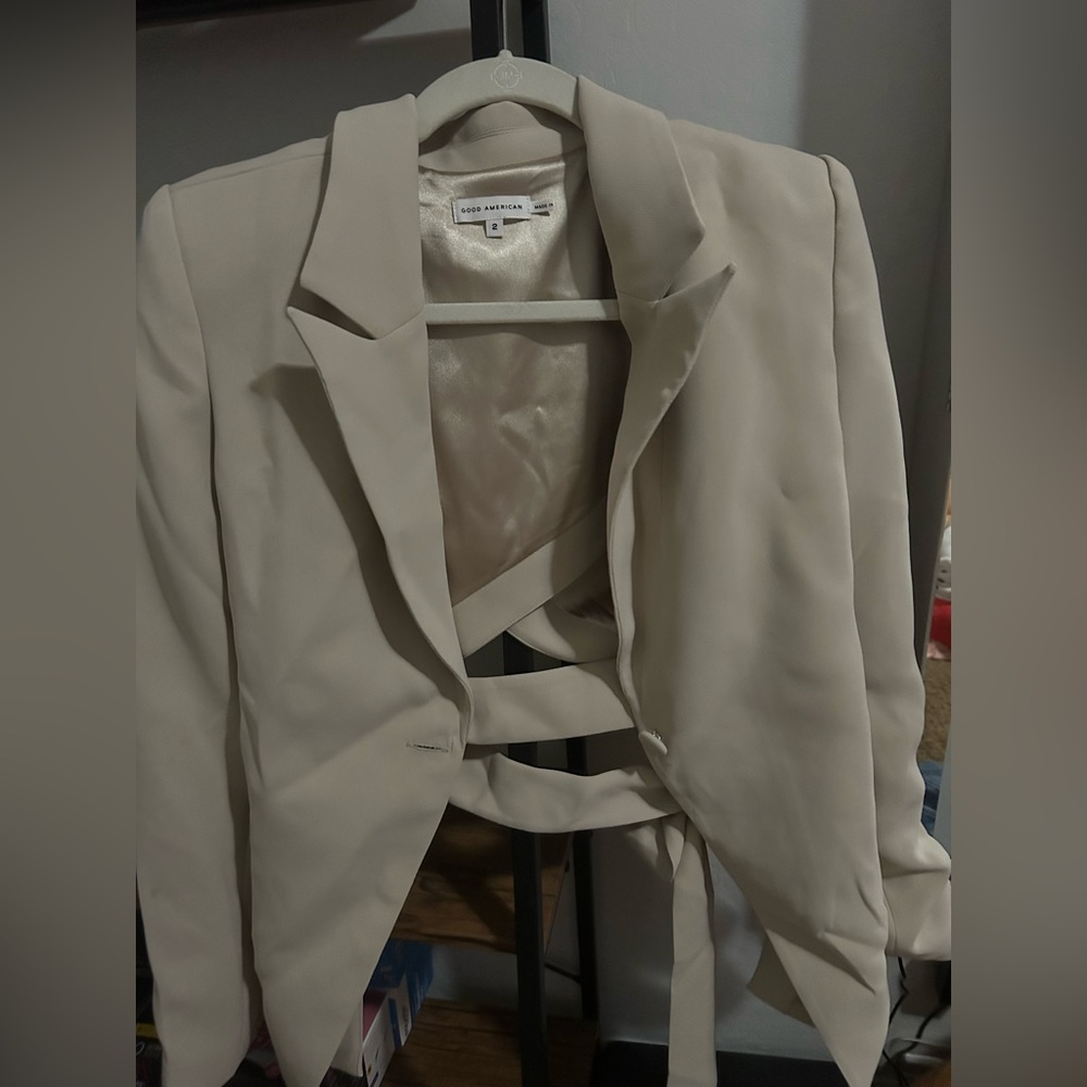 Good American cropped blazer with ties size 2